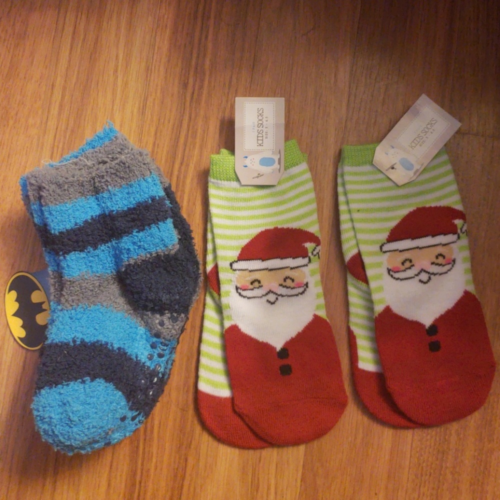 3 slipper socks & 2 santa